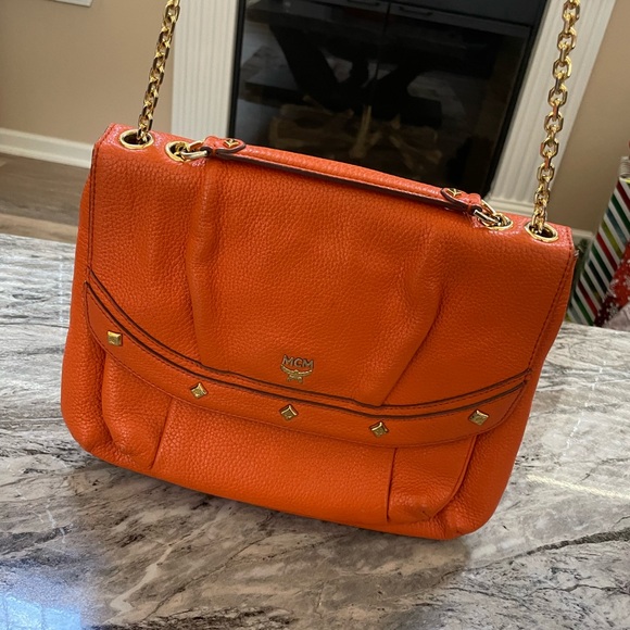 MCM chain shoulder bag. - Picture 3 of 9